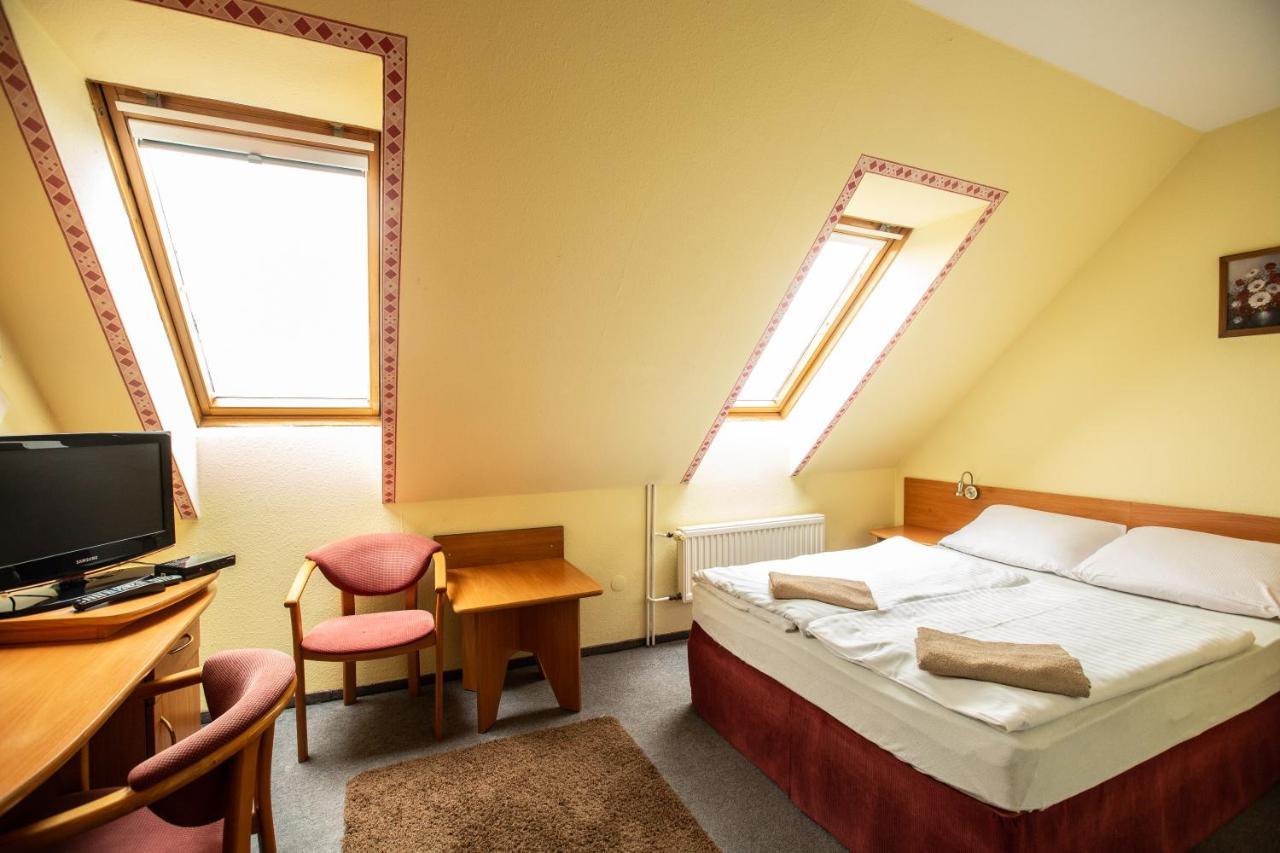 Hotel Margo Cedynia Luaran gambar